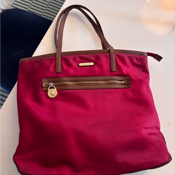 Michael Kors Travel Tote Bag with Brown and gold Accents - Picture 2 of 9